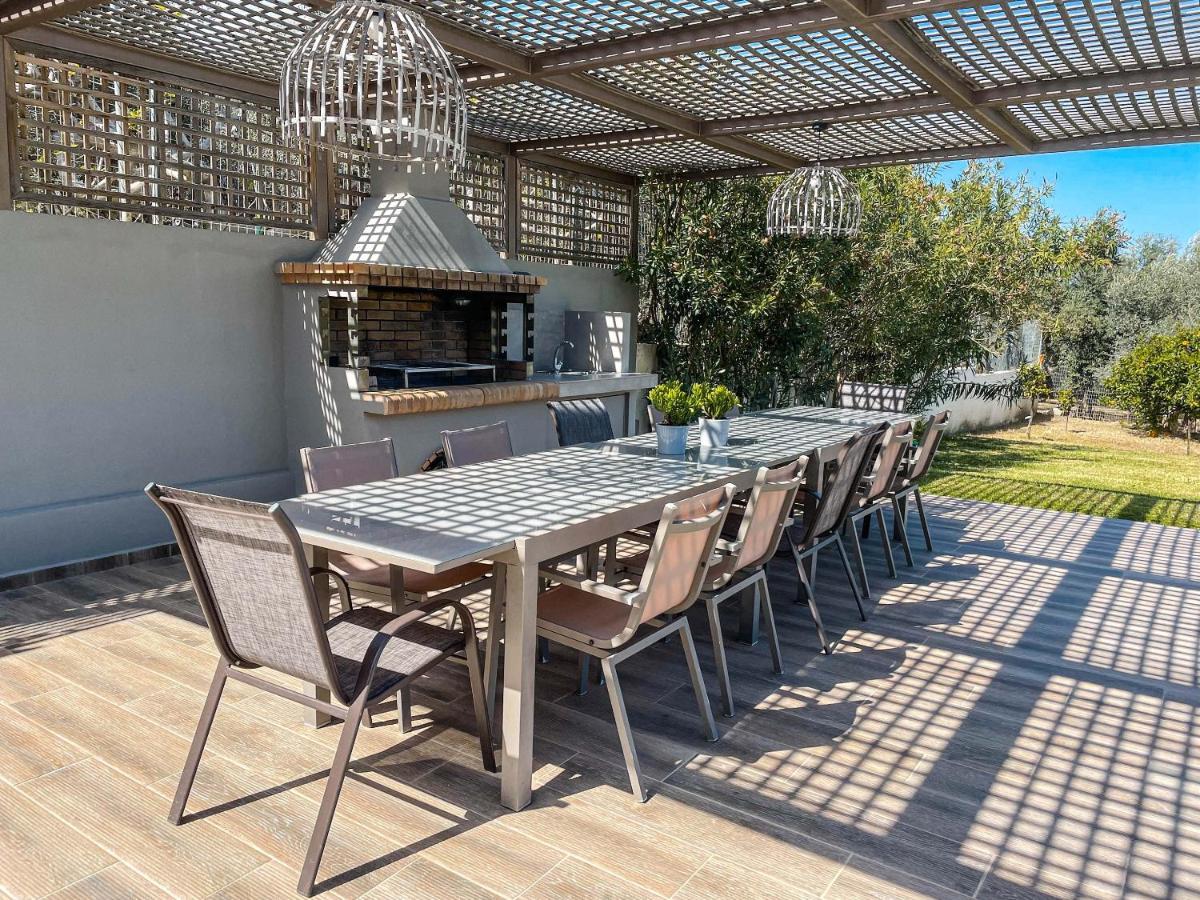 Villa Aelia I Modern & Ideal For Large Groups Galatas  Bagian luar foto
