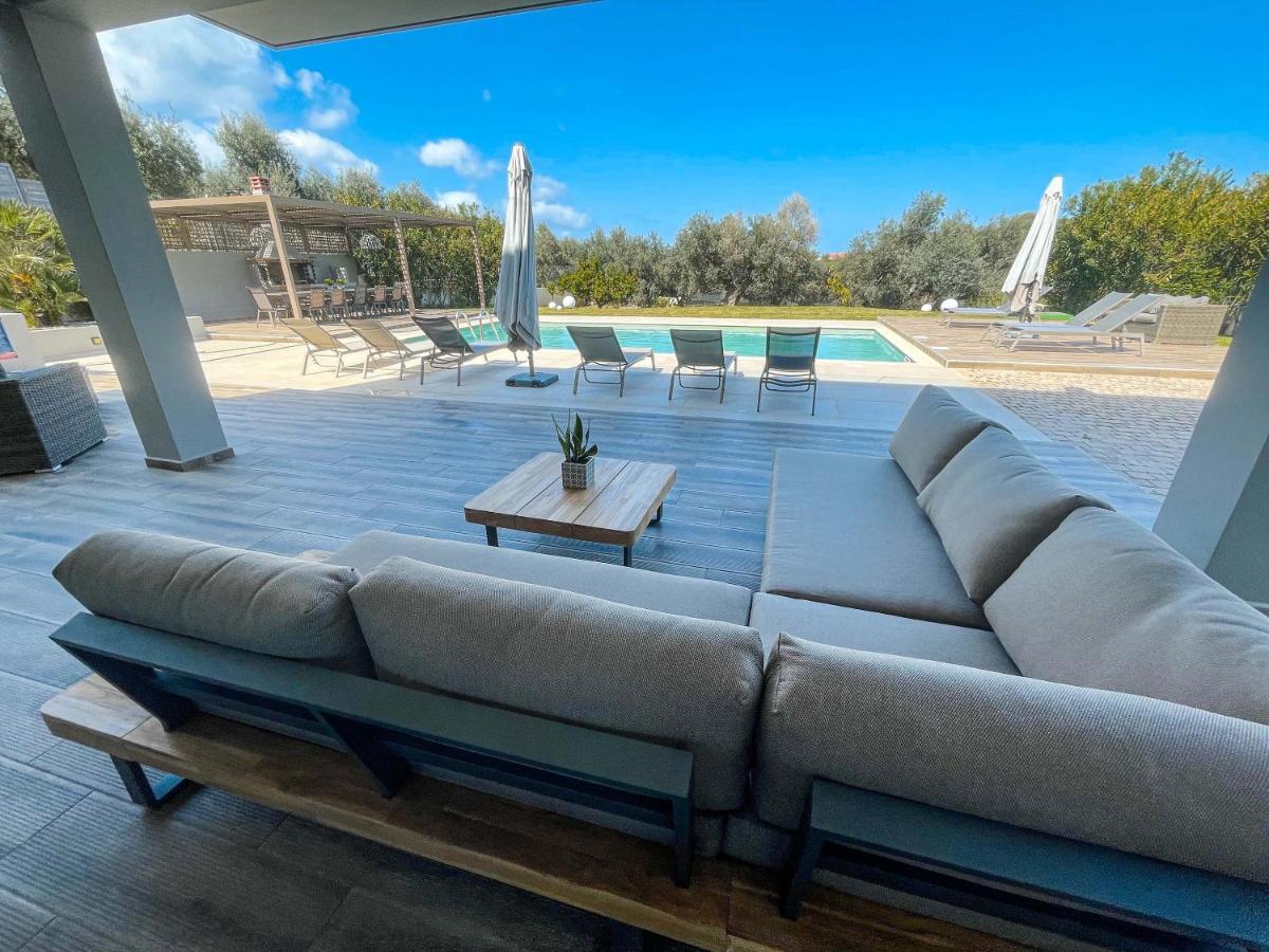 Villa Aelia I Modern & Ideal For Large Groups Galatas  Bagian luar foto