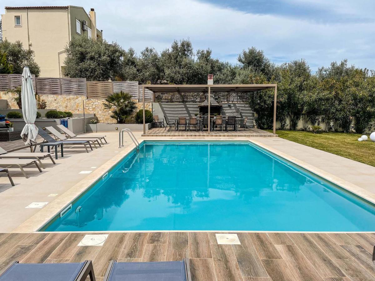 Villa Aelia I Modern & Ideal For Large Groups Galatas  Bagian luar foto