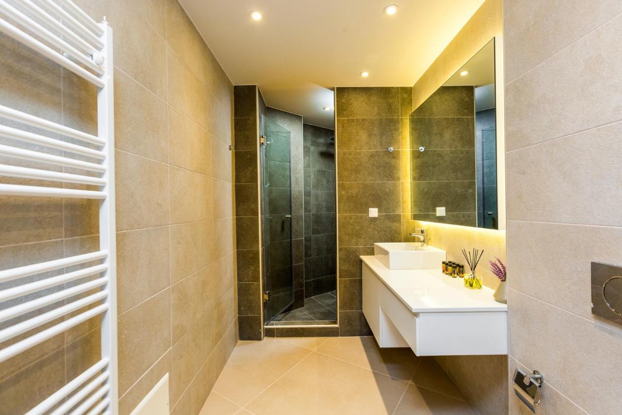 Villa Aelia I Modern & Ideal For Large Groups Galatas  Bagian luar foto