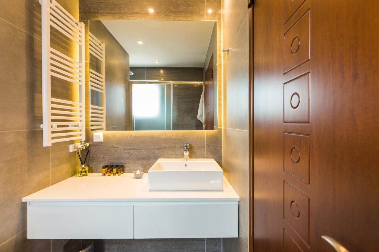 Villa Aelia I Modern & Ideal For Large Groups Galatas  Bagian luar foto